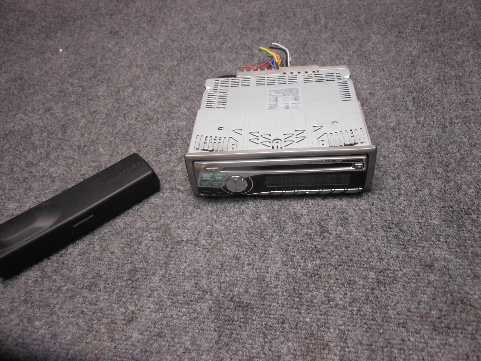 Alpine CDE-9841 CD Receiver