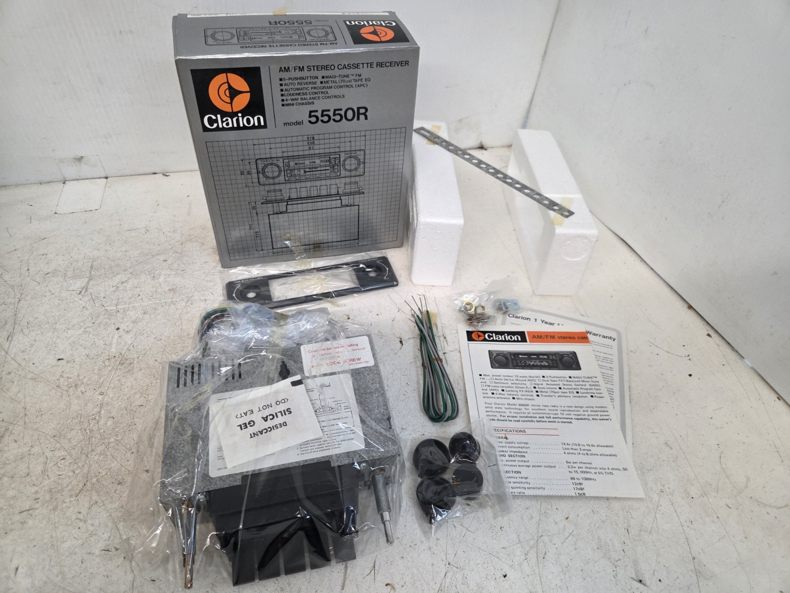Vintage NOS Clarion 5550R AM/FM Stereo Cassette Reciever Shaft Mount Old School