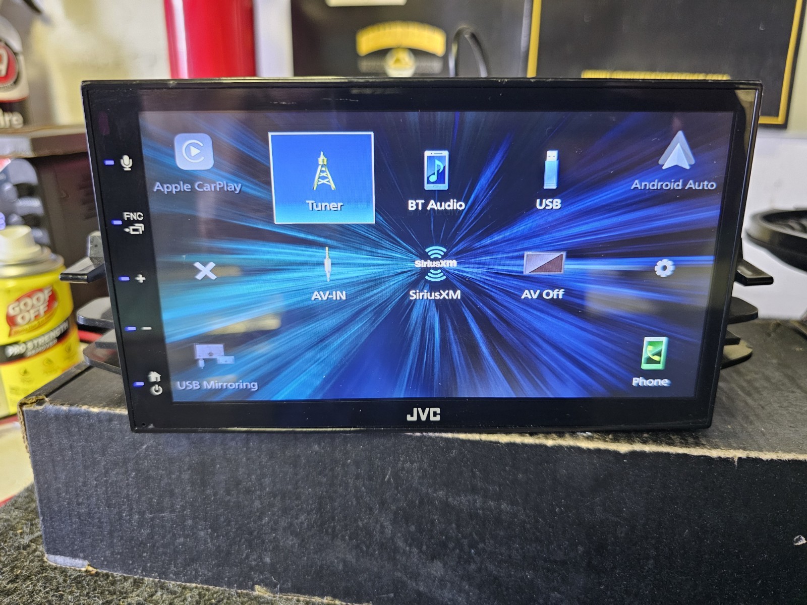 JVC KW-M560BT 6.8″ Apple CarPlay / Android Auto Bluetooth Digital Media Receiver