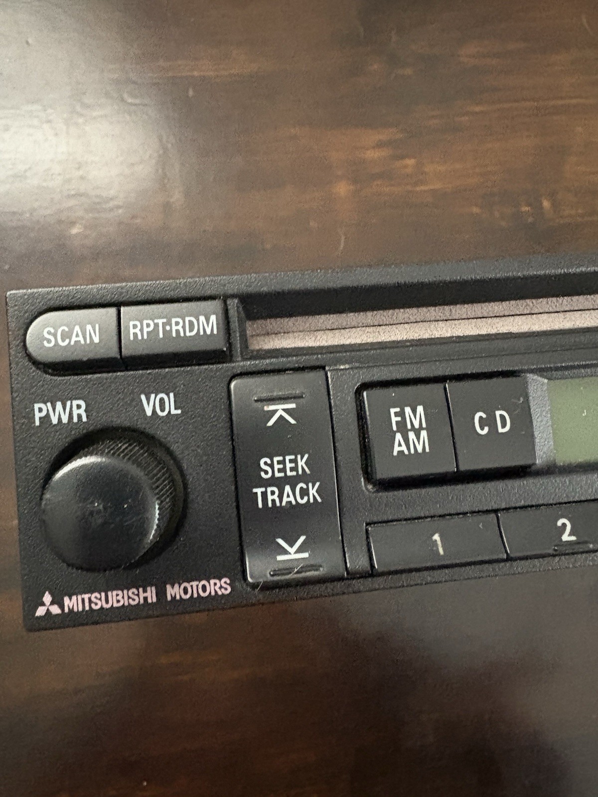 Mitsubishi Outlander & Montero AM FM CD radio receiver OEM MN141488 DY-2U45W