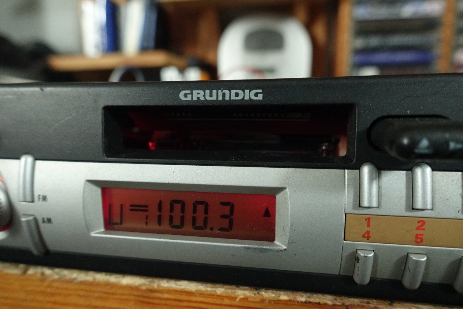 Grundig SCC 1301 vintage car radio cassett. cassette/Fm108/Bluetooth.