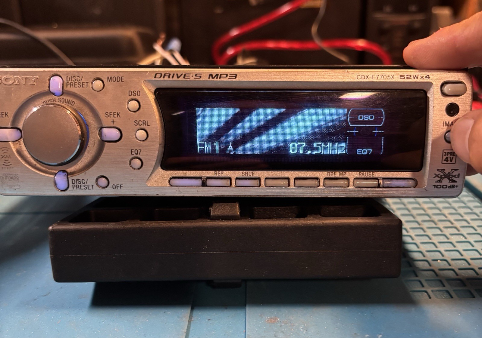 Sony CDX-F7705X 1 DIN In-Dash CD Player MP3 Aux Input Remote Control