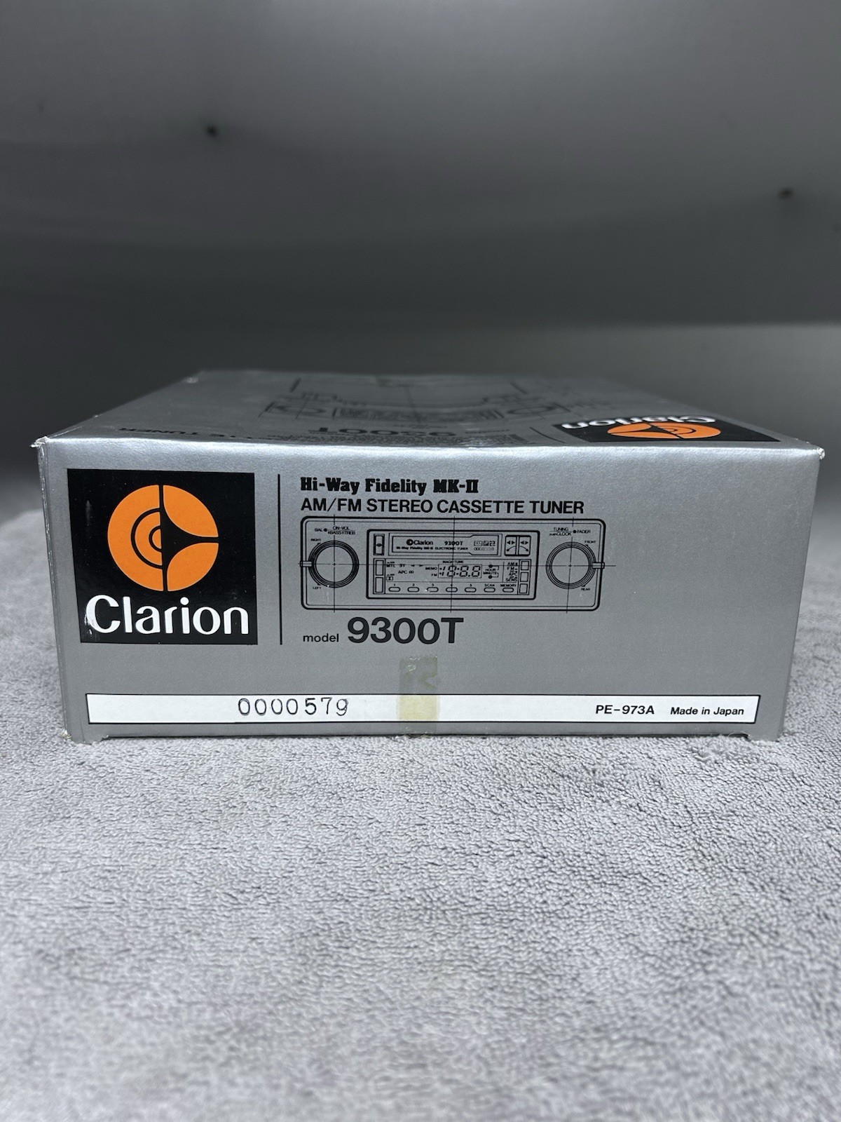 Clarion 9300R AM/FM Cassette Deck .Old School Stereo. Two Shaft Design. NOS. NEW