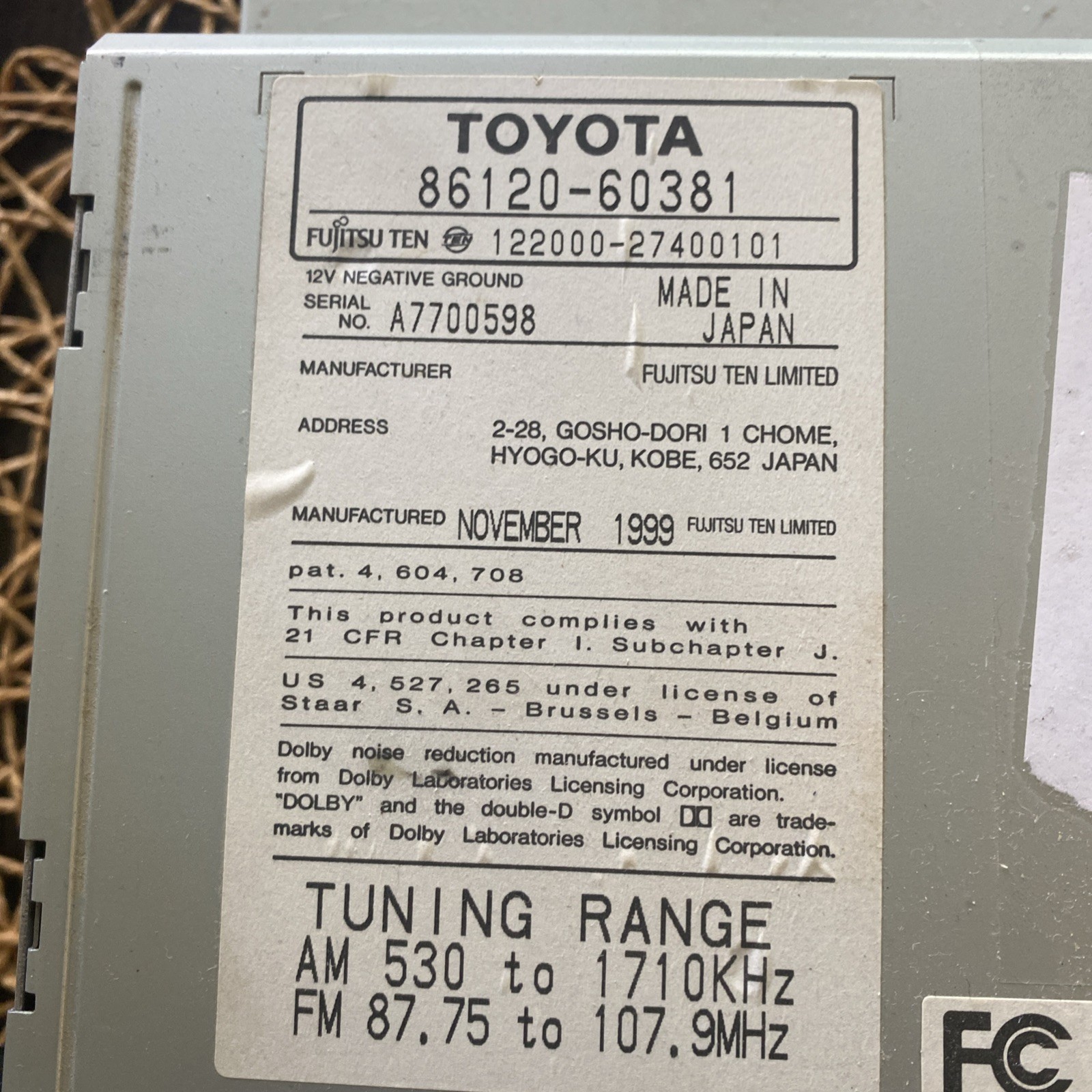 Lexus / Toyota AM FM Radio CD Cass Player 86120-60381 OEM – parts – not working