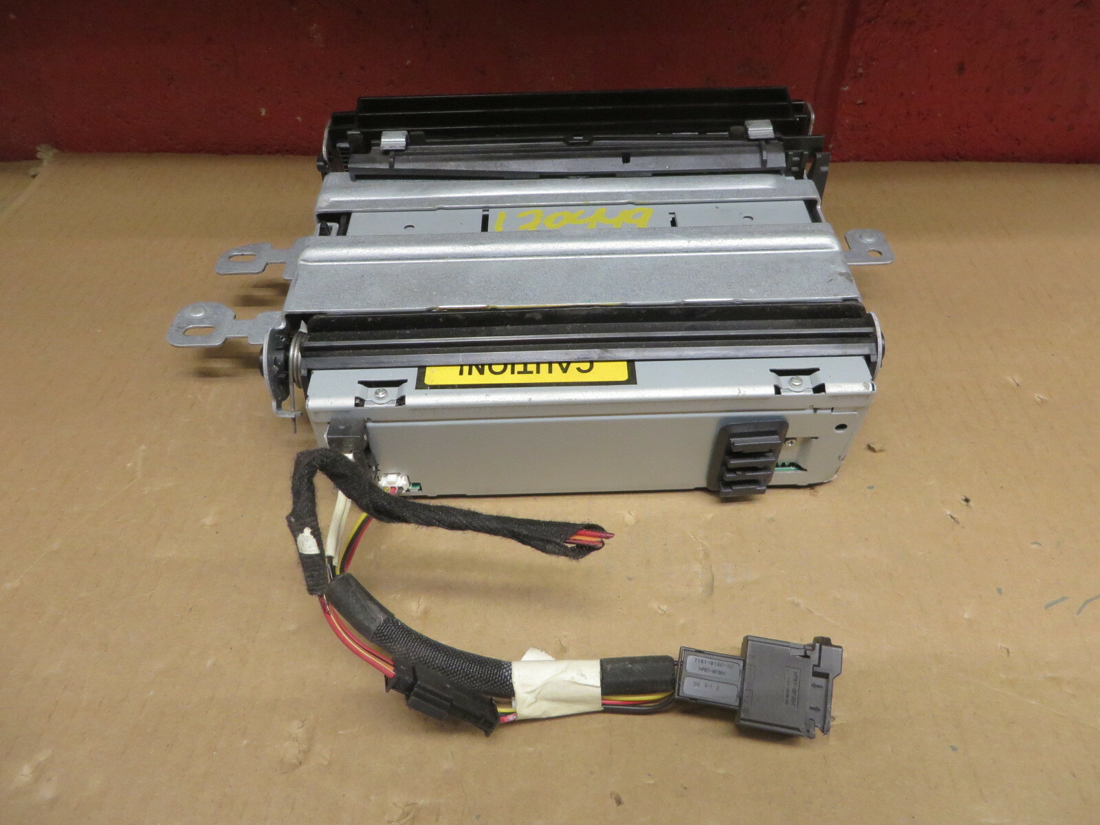 MERCEDES BENZ AUDIO CD FACTORY DASH UNIT OEM # 2118705390 # 2118706189