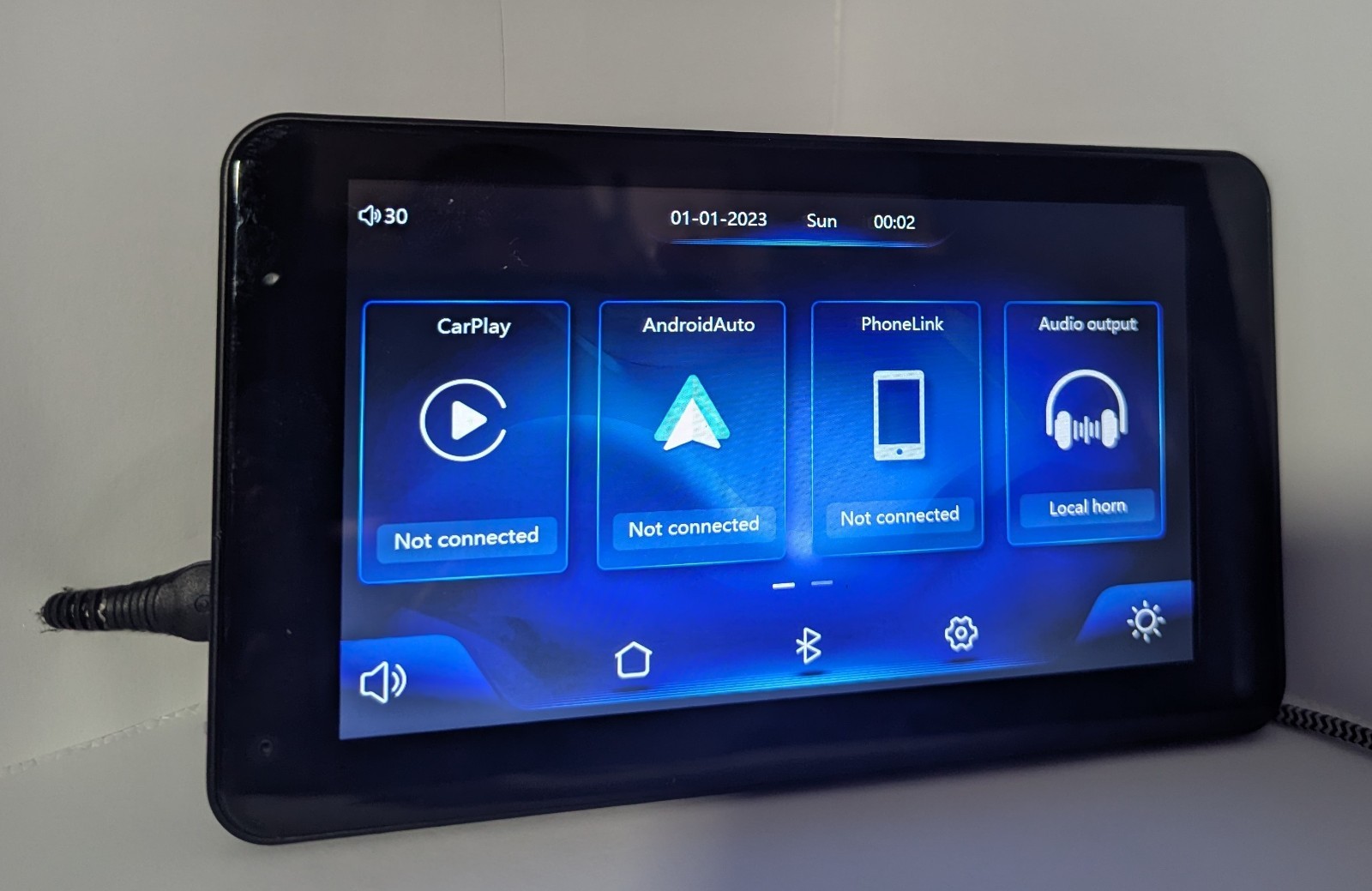 7 Inch Portable Wireless Car Stereo Touch Screen With Backup Camera – Open box
