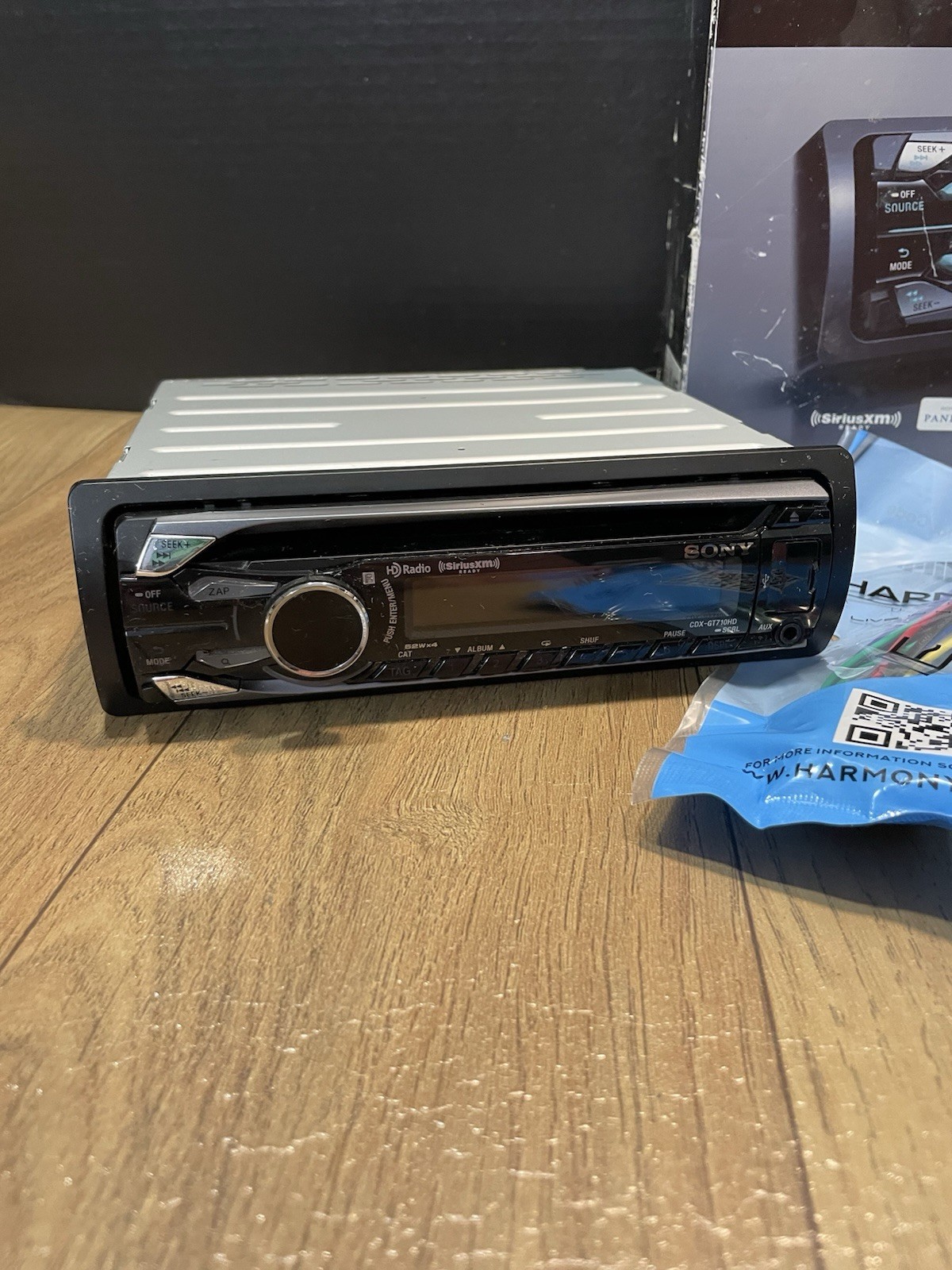 SONY CDX-GT710HD FM/AM CD CAR STEREO USB AUX In Detachable Face With Box/ Remote