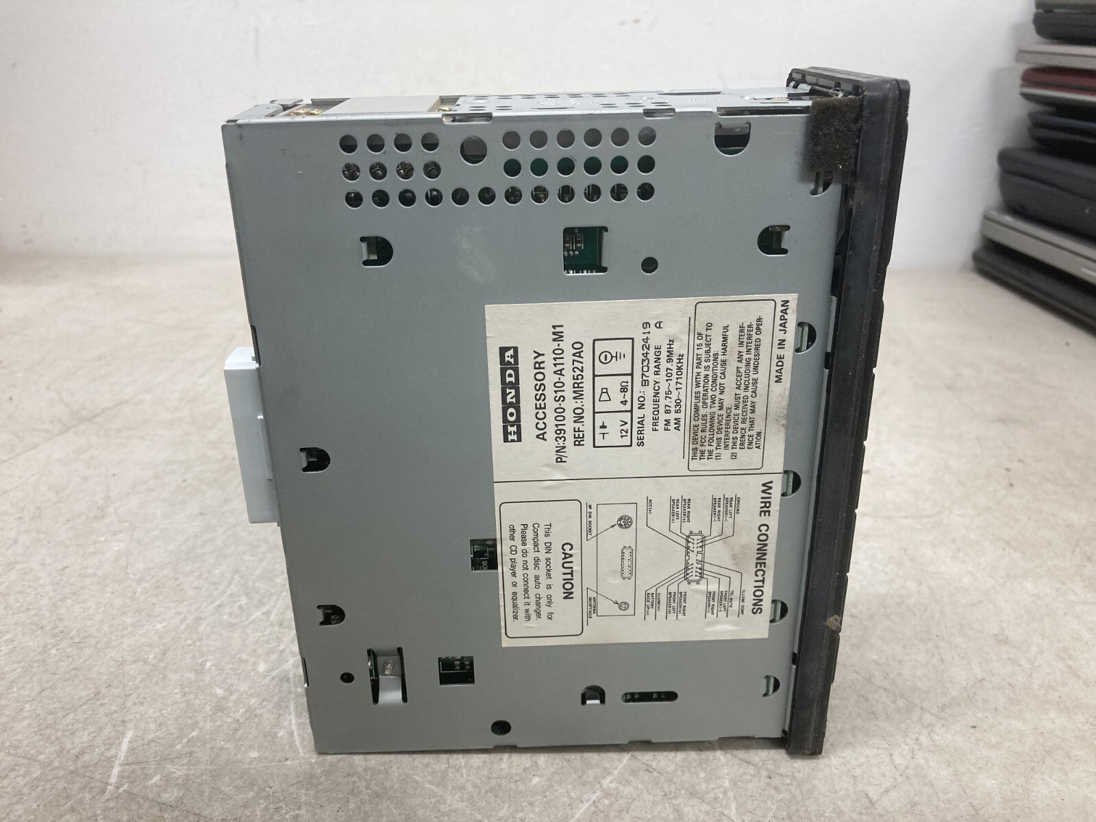 Honda crv CR-V AM FM Radio Stereo OEM 39100-S10-A110-M1