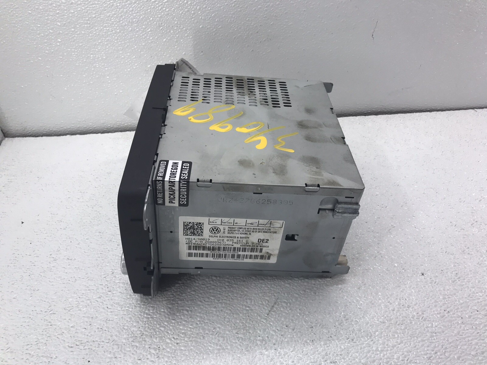 2007-2009 volkswagen EOS radio stereo receiver 1K0035161C 2 DIN AMFM oem
