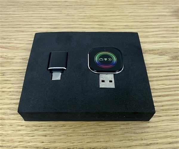 Intelligent Internet Box 3 in 1 Carplay Adapter Android Auto and Airplay Q1AS