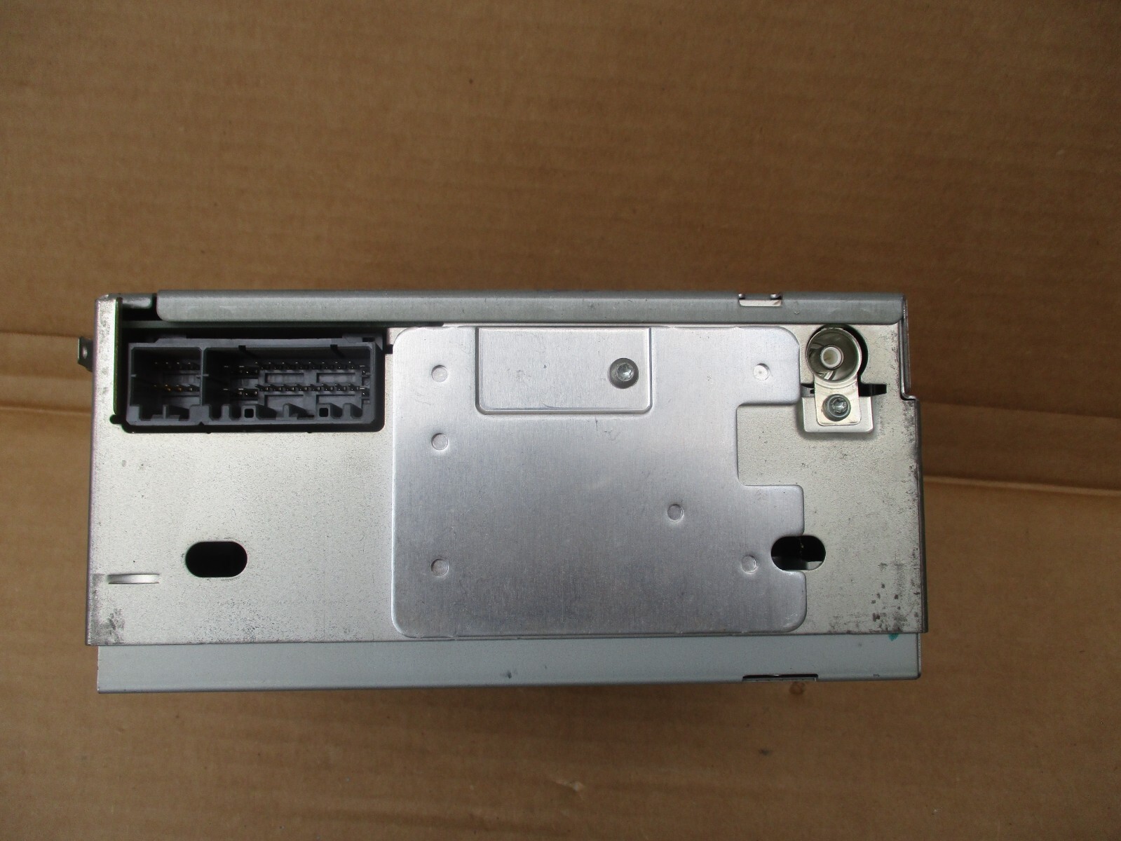204 2005 2006 2007 jeep dodge chrysler radio am fm cd player removed 12 years ag