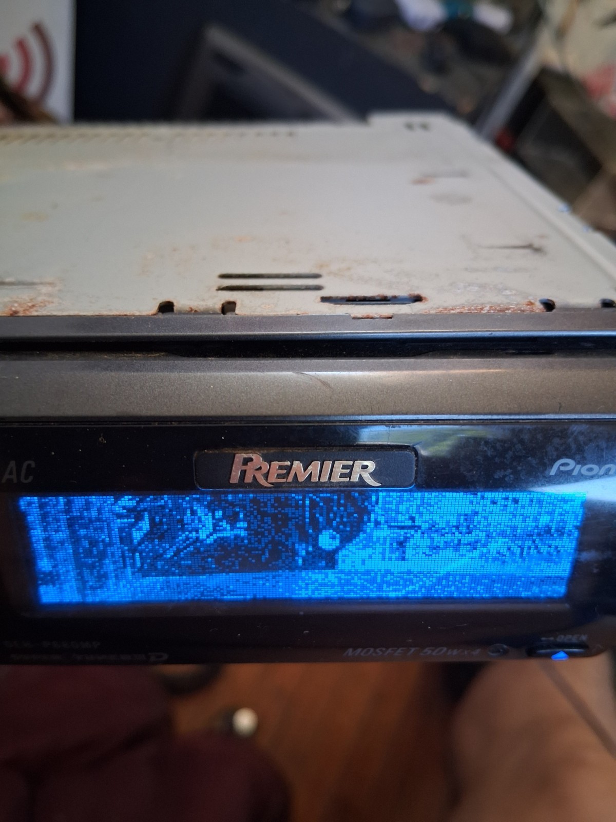 RARE PIONEER DEH-P6800MP CD Player. For Parts Or Repair
