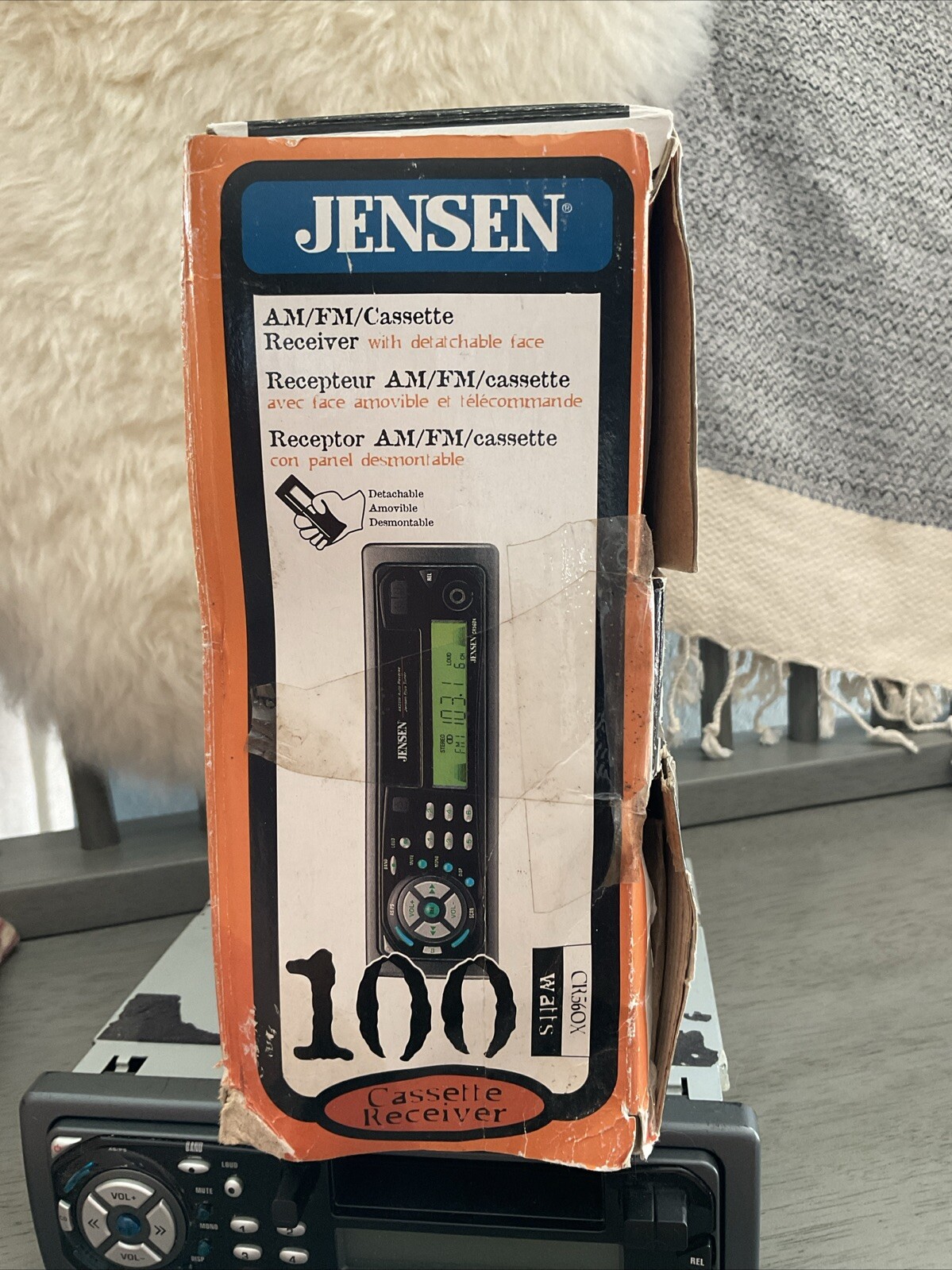 Jensen CR56OX AM/FM Radio Car Cassette Tape Receiver W/ Detachable Face 100 Watt