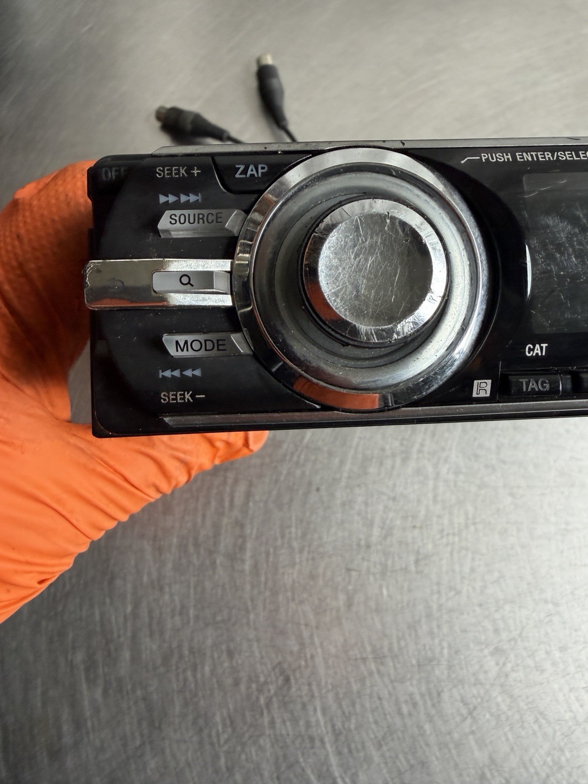 Sony CDX-GT630UI CD Player Radio Receiver w/ Bluetooth UNTESTED
