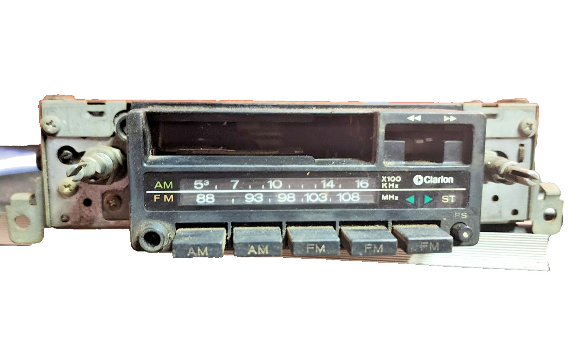 Clarion ~ Original Car ~AM/FM Radio Cassette Player ~ Model P1-779G