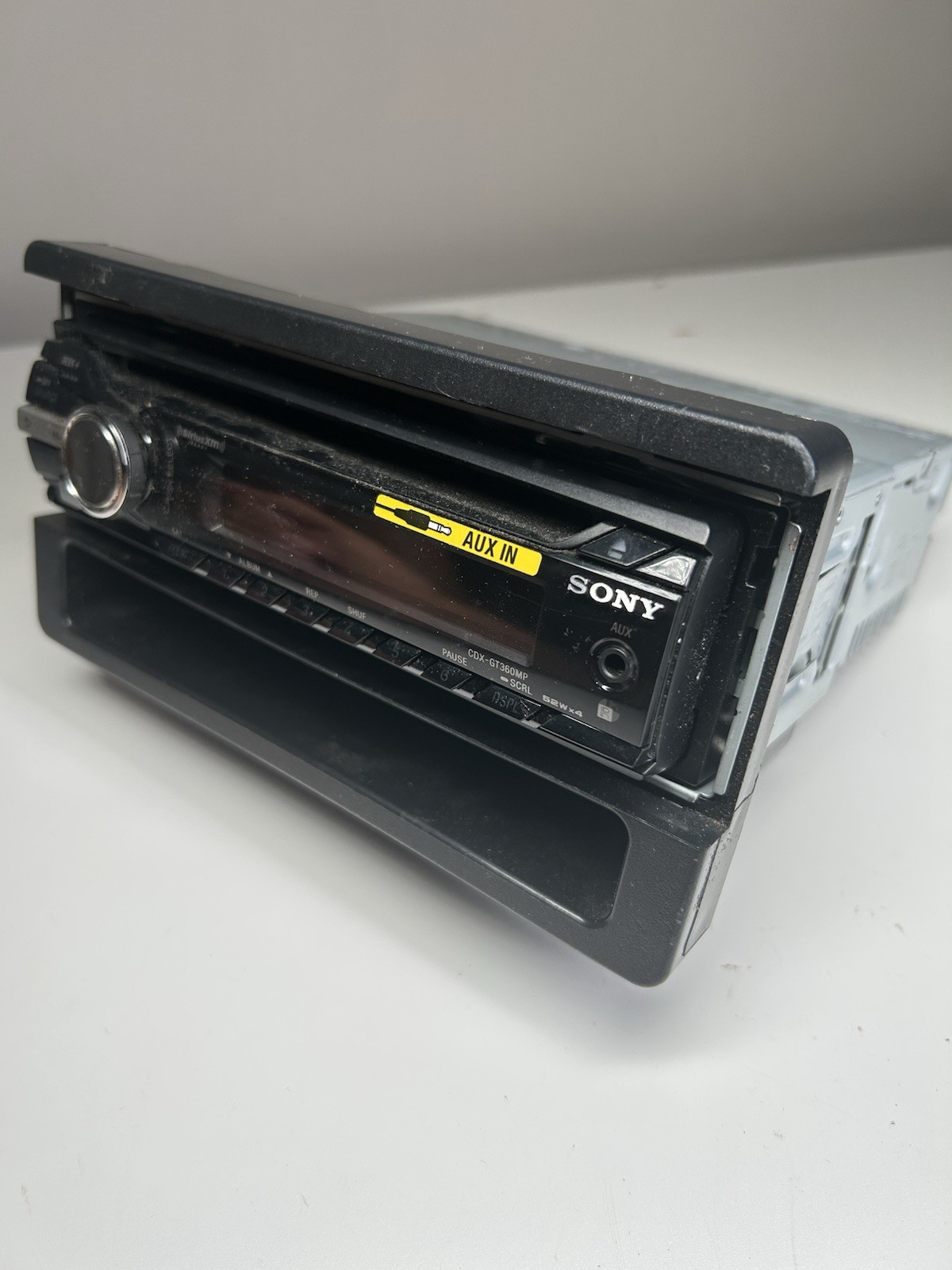 Sony CDX-GT360MP 1 DIN AM/FM CD Car Stereo Head Unit w/ Auxiliary Input