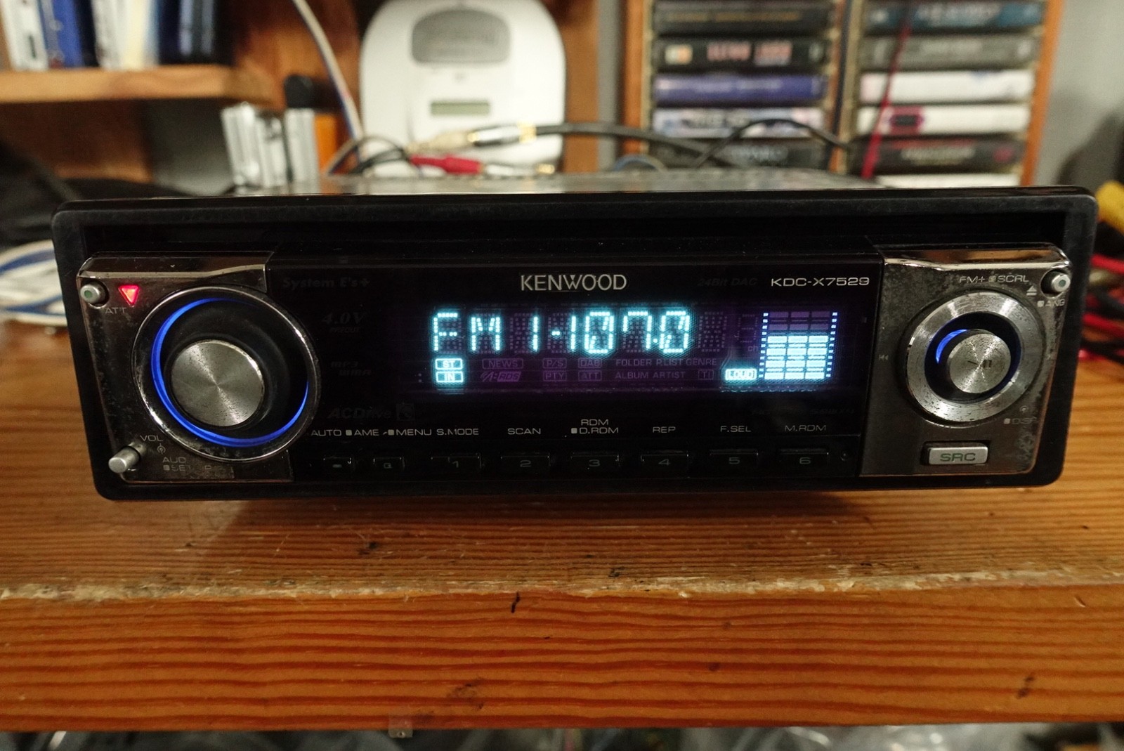 Kenwood KDC-X7529. CD/Fm108/Bluetooth player.