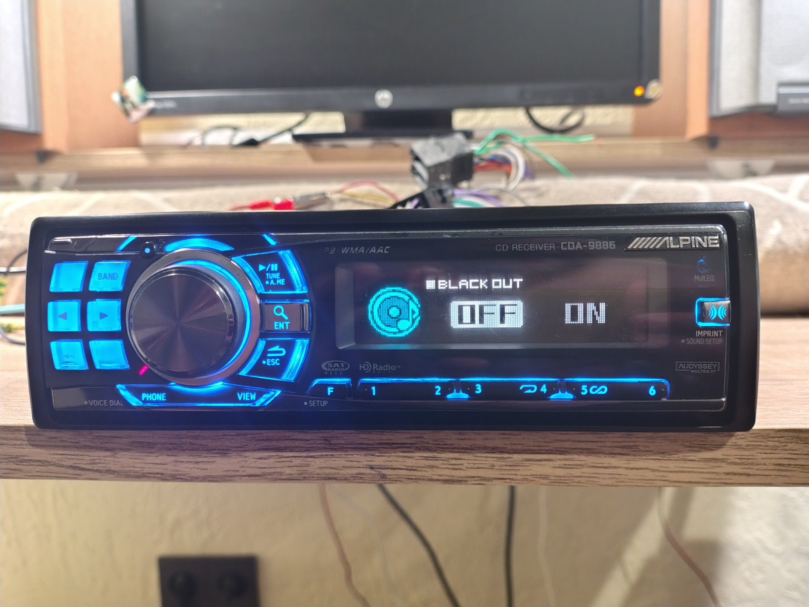 Alpine CDA-9886 Car Stereo CD Receiver Fully Working 4V Pre out Good Shape