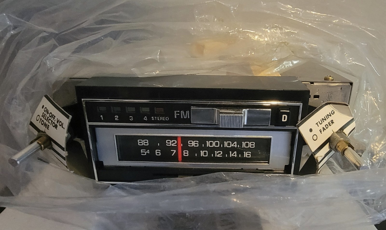 Nos Audiovox In Dash AM FM 8-track In-dash Car Stereo