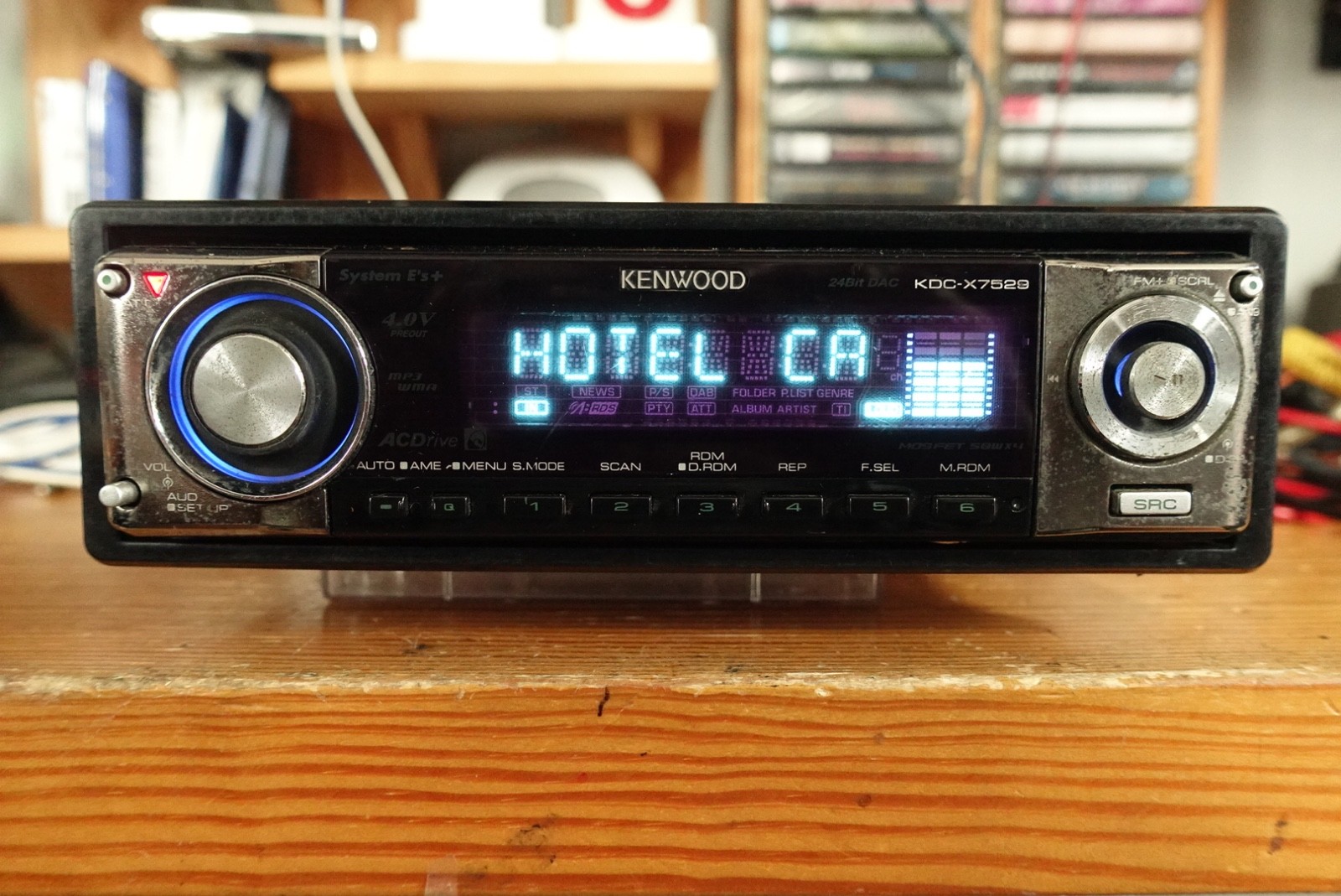 Kenwood KDC-X7529. CD/Fm108/Bluetooth player.