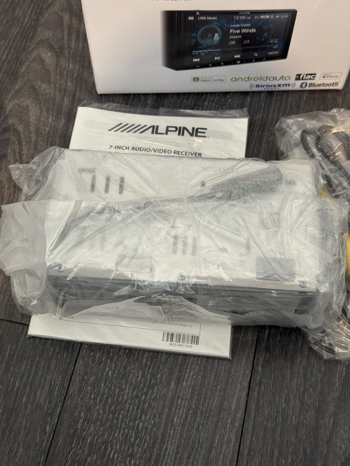 Alpine iLX-W650 7 inch Mechless In-Dash Receiver BRAND NEW! Must See!
