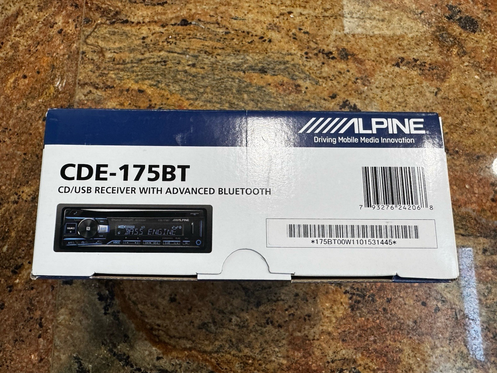 BRAND NEW IN BOX Alpine CDE-175BT CD Player USB Receiver With ADV Bluetooth