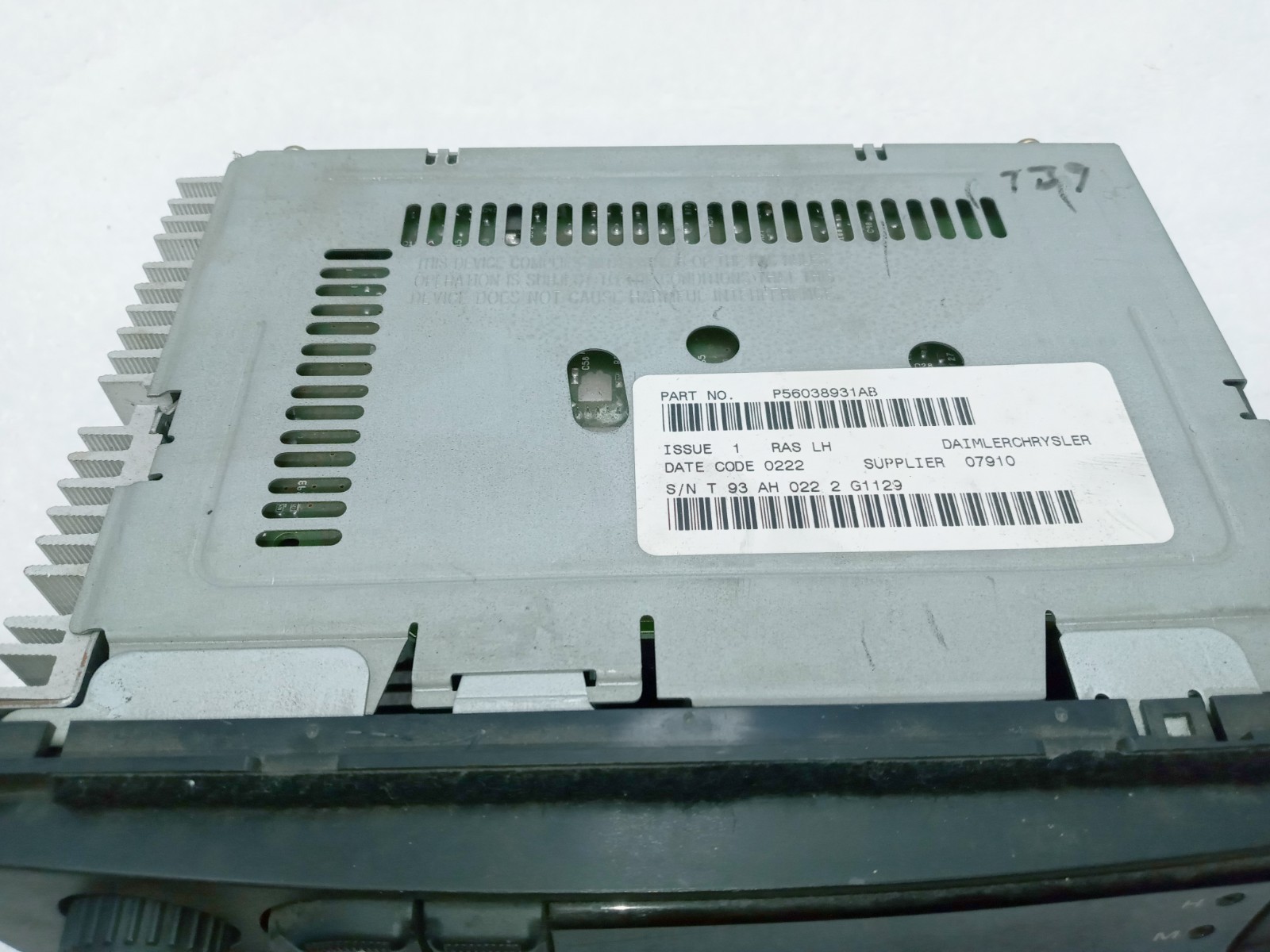 New-Take Out from Dealer AM FM Cassette 1998-02 Dodge Chrysler Jeep P56038931AB