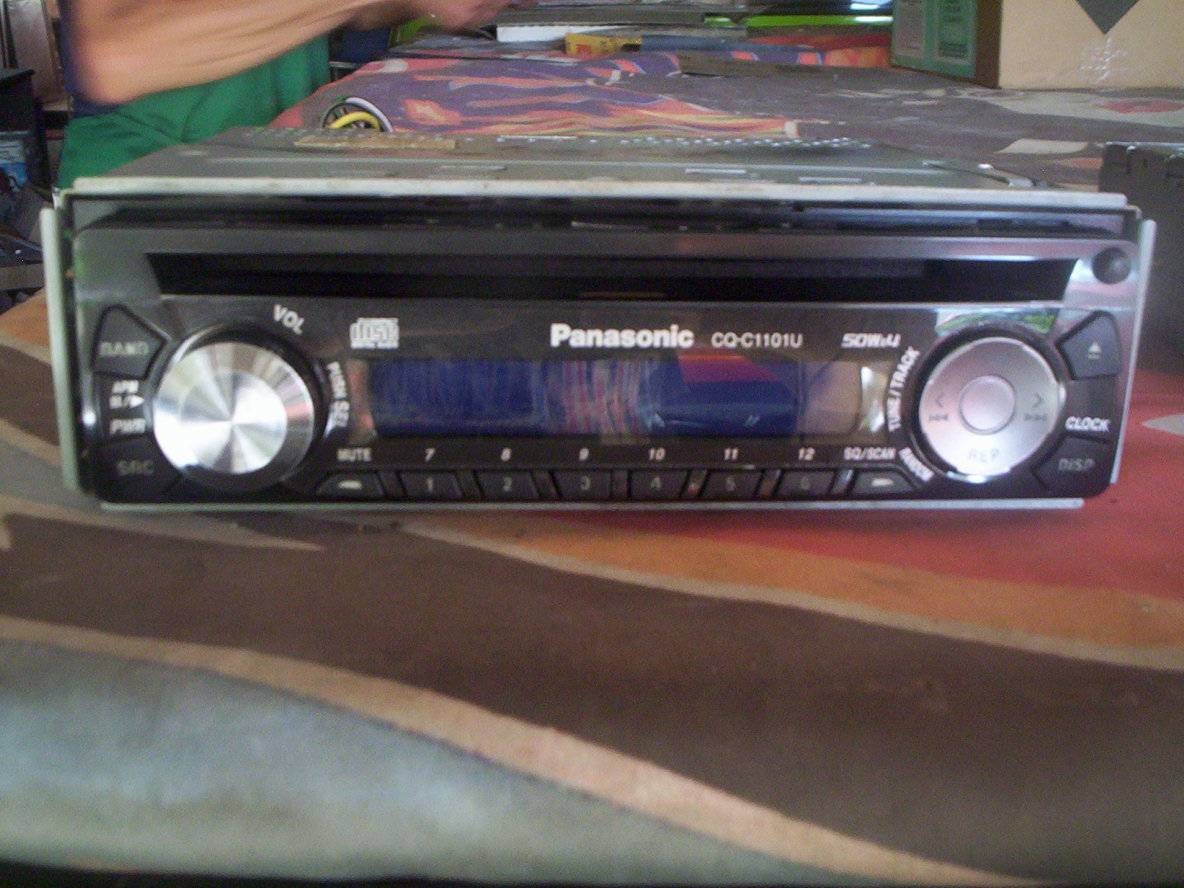 Panasonic CQ-C1101U CD Player In Dash Receiver car stereo read description first