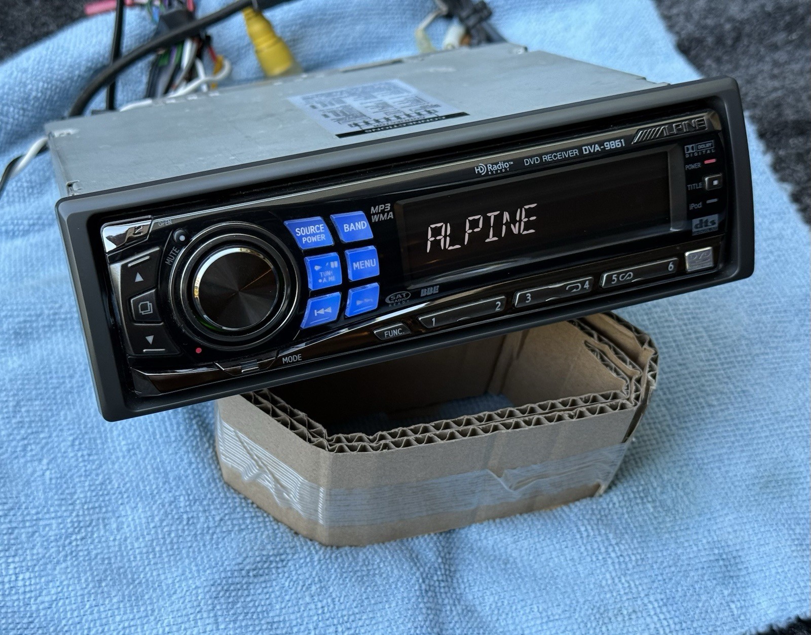 Alpine DVA-9861 DVD/CD/MP3 Player In-Dash US-Market