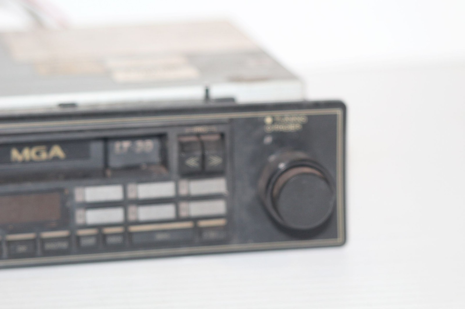 Vintage MGA LT-30 Cassette Car AM FM Radio 2 Knob Shaft Tape Deck – Powers On