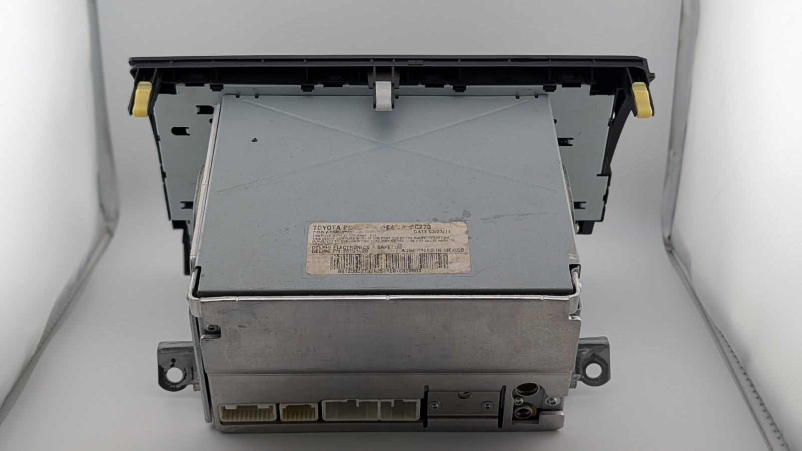 2007-2013 Toyota Tundra OEM AM/FM Radio Tuner CD 86120-0C270 AD1812