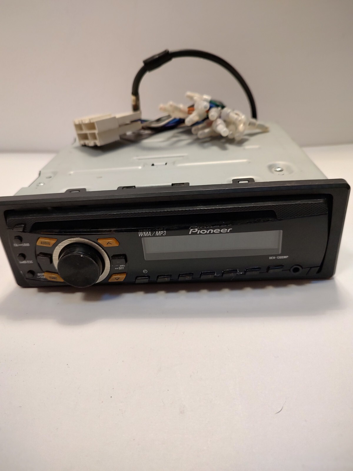 Pioneer Car Radio DEH-1300MP w/ Remote