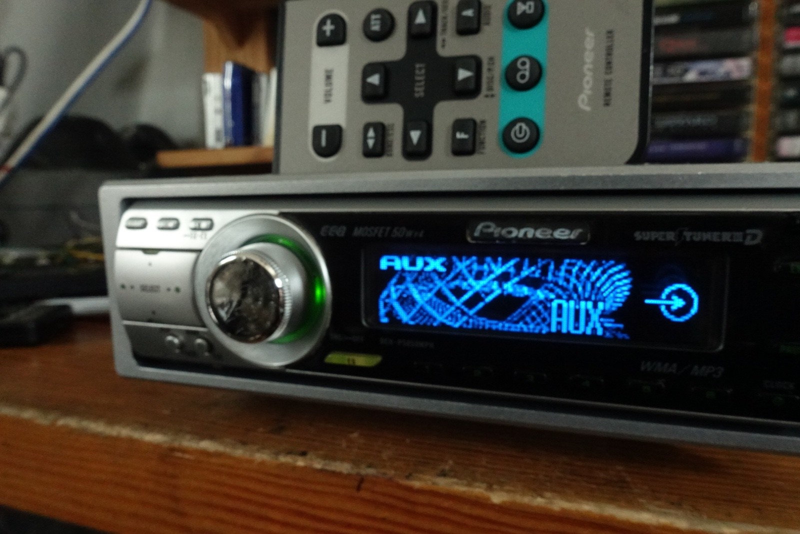 Pioneer DEH-P5850MPH. CD Player In Dash Receiver.Aux-Bluetooth. US Fm Tuner.