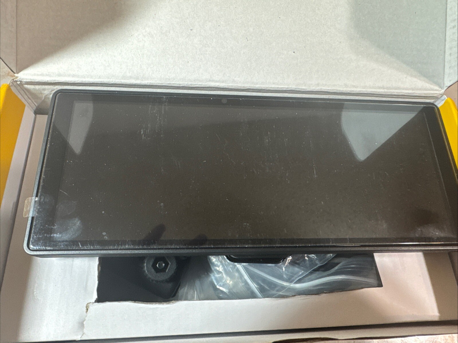 Portable Wireless CarPlay Screen for Car- 10.26 Inch CarPlay / Android