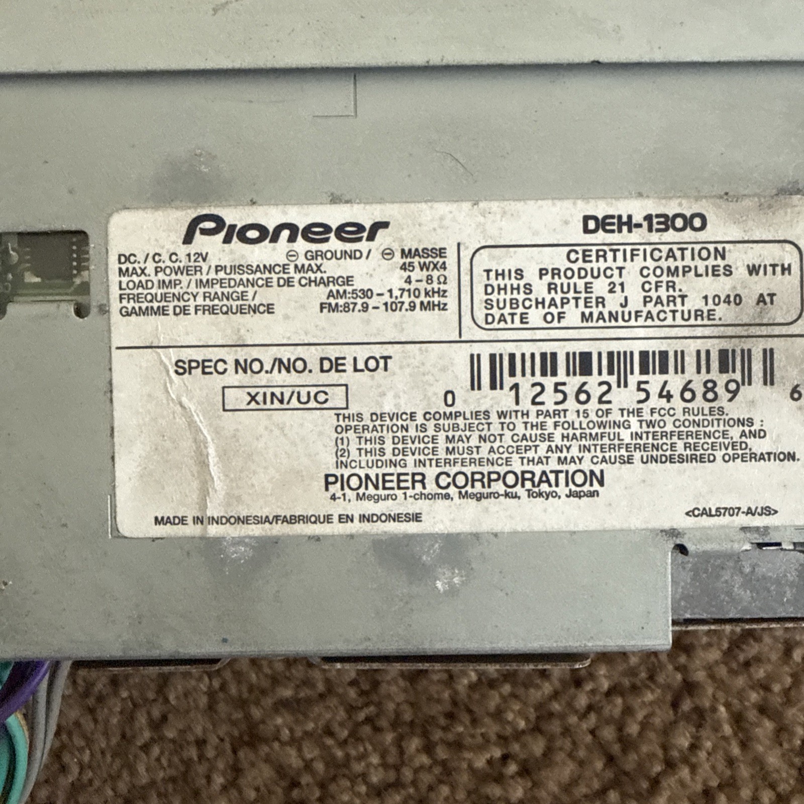 Pioneer DEH-1300 powers on
