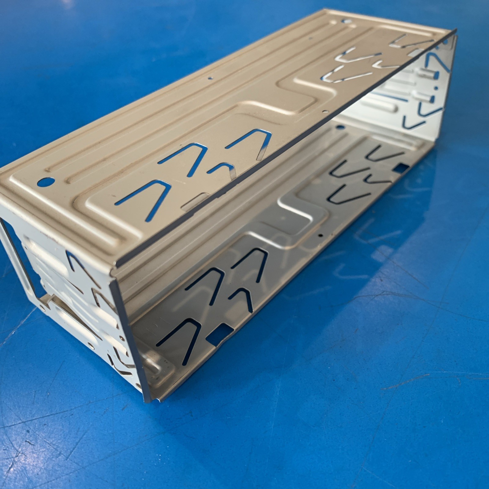 ALPINE UTE-73BT UTE73BT CDE-172BT CDE172BT CDE-170 CDE170 CAGE MOUNT SLEEVE CAN
