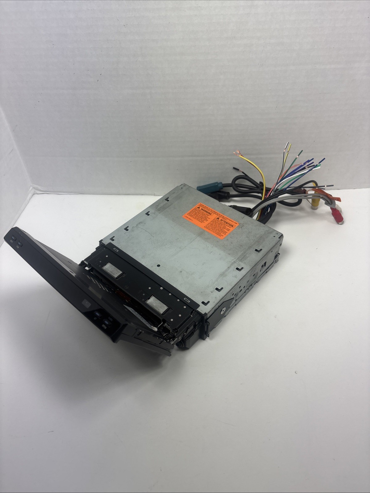 Pioneer AVH-P4900DVD Headunit Touchscreen CD/DVD Player *FOR PARTS OR REPAIR