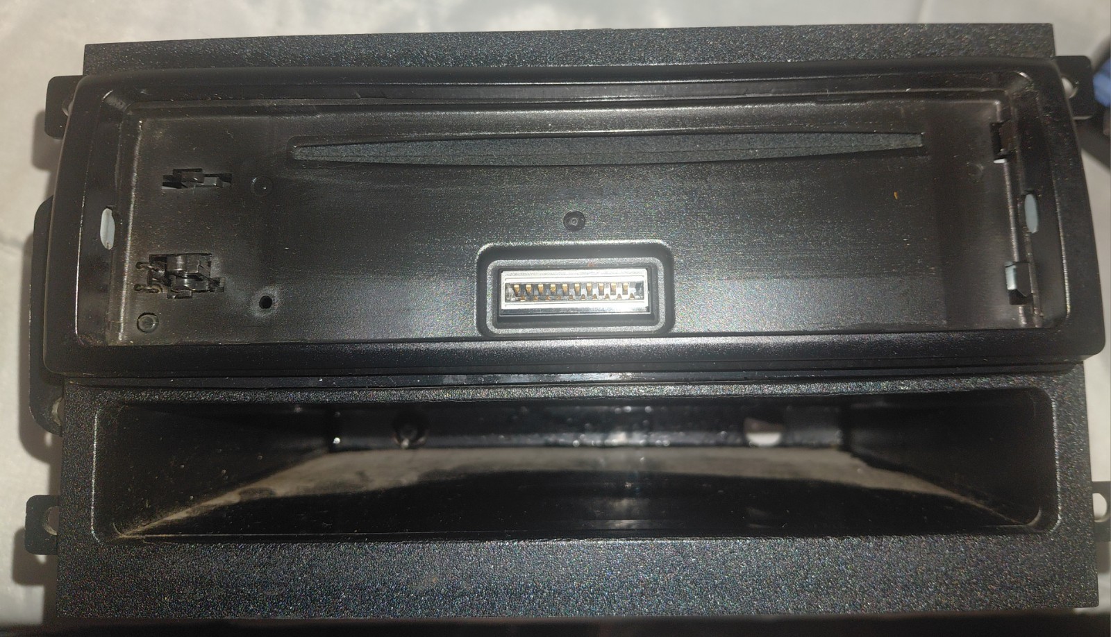 Alpine CDE-121 USB/CD Player In Dash Receiver