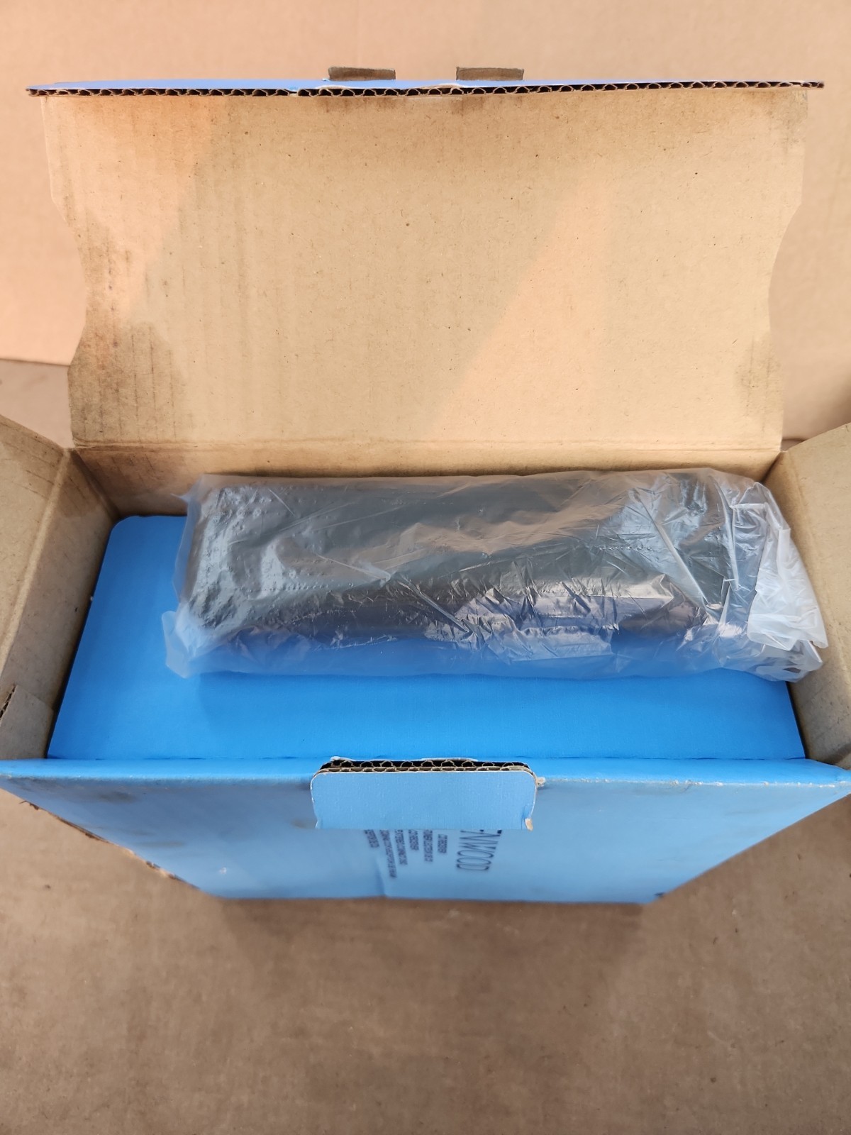 Kenwood KDC-222 Car Stereo Receiver/CD player with mounting sleeve ( New )