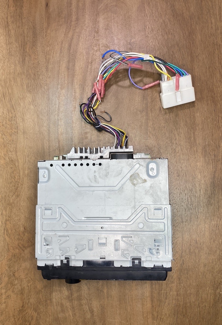 Pioneer DEH-1300MP In-Dash AMFM CD Receiver Radio Detachable Face Plate UNTESTED