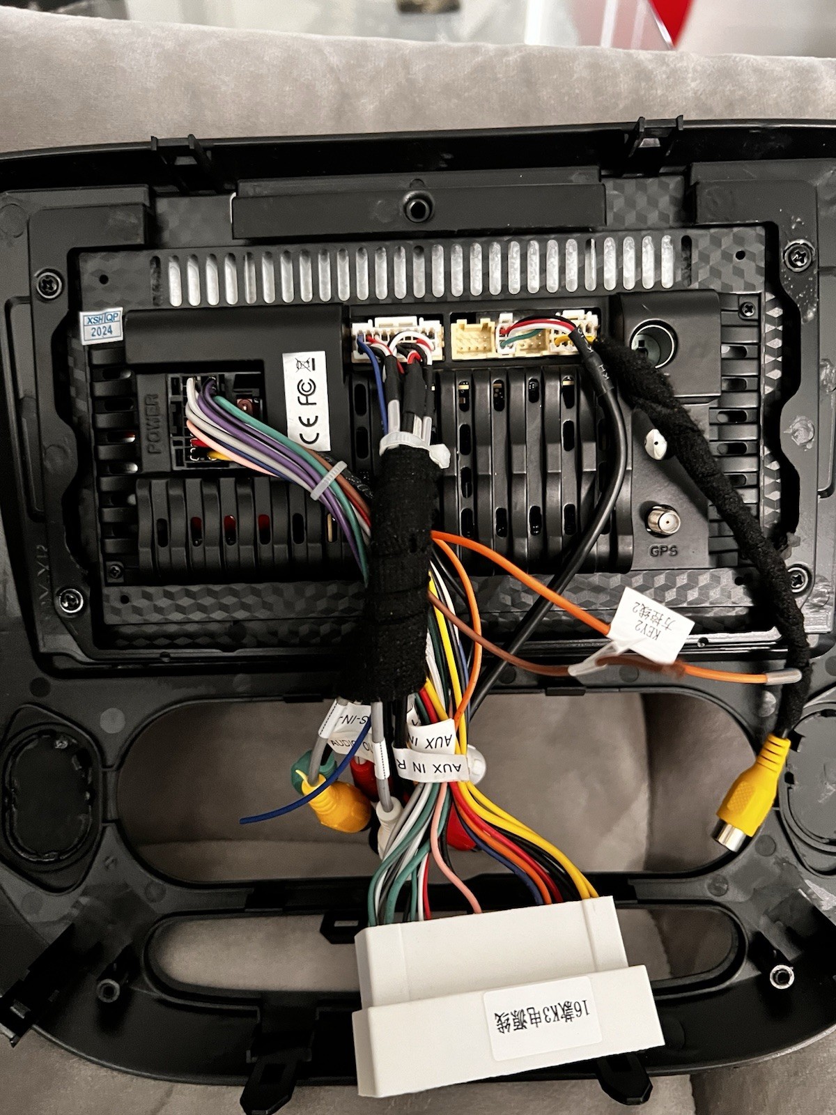 Bluetooth, Touchscreen,CarPlay, Android Auto,Hi-Fi Sound,FM/RDS, Mirror Link,GPS