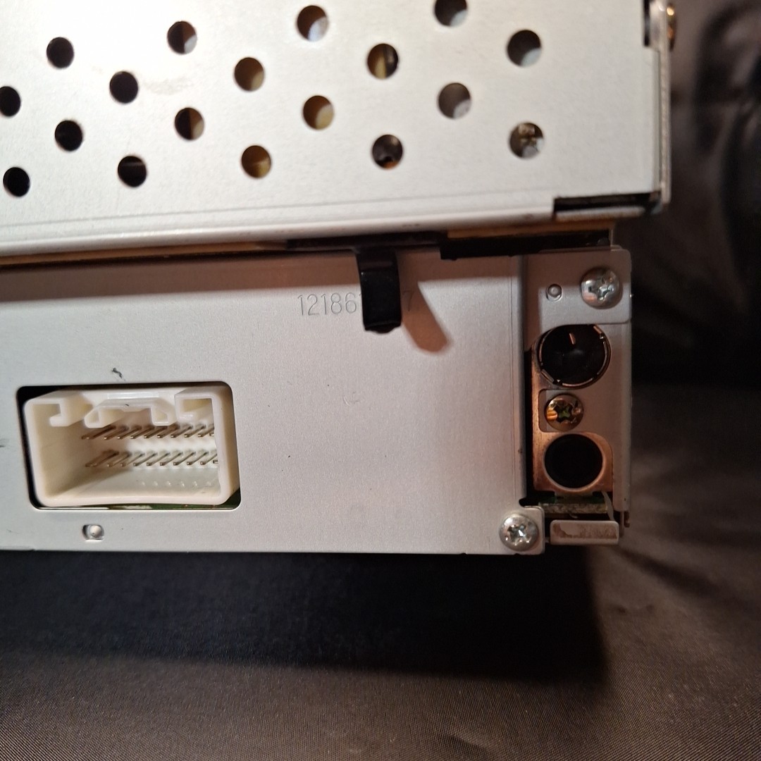 lexus 86120-AA040 Fujitsu 122000-3210D101 Radio with mounting bracket Head unit