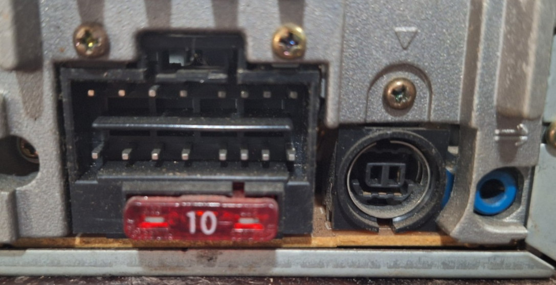 Sony XR-C6120