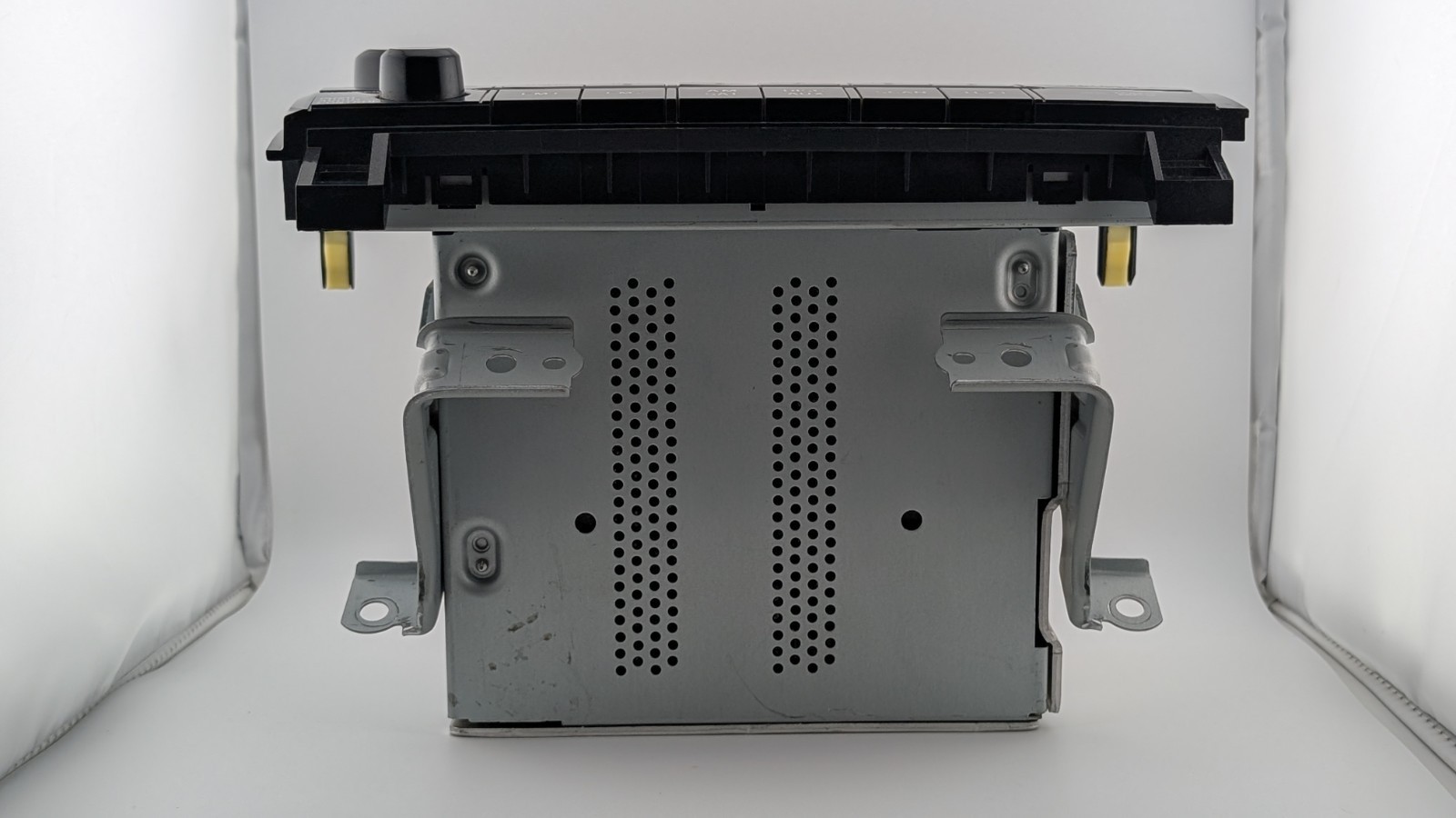 2007-2013 Toyota Tundra OEM AM/FM Radio Tuner CD 86120-0C270 AD1812