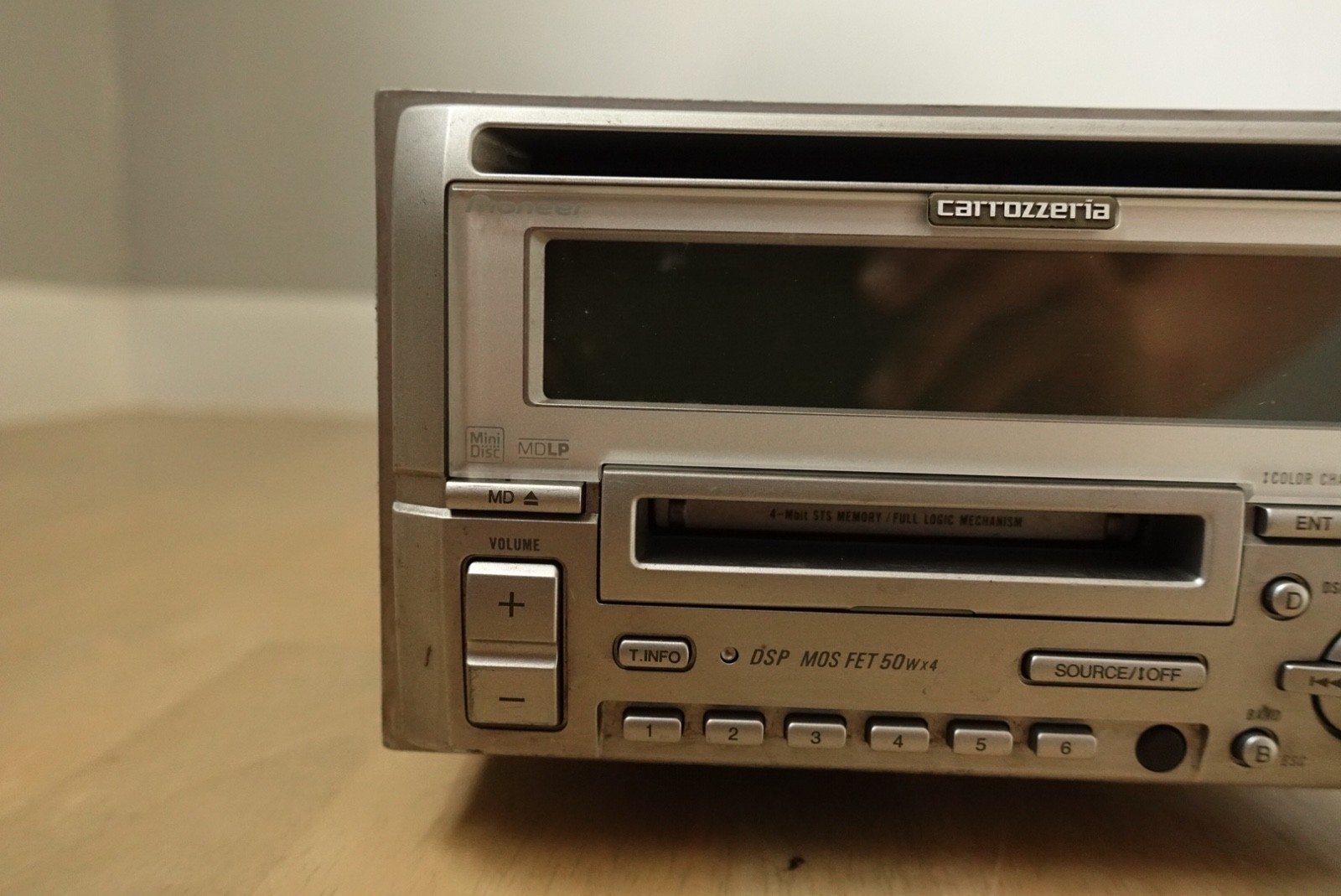 Pioneer Fh-P555MZ. 2 Dins- CD/MD/Aux-Bluetooth Player. BBE/Surround Mode.