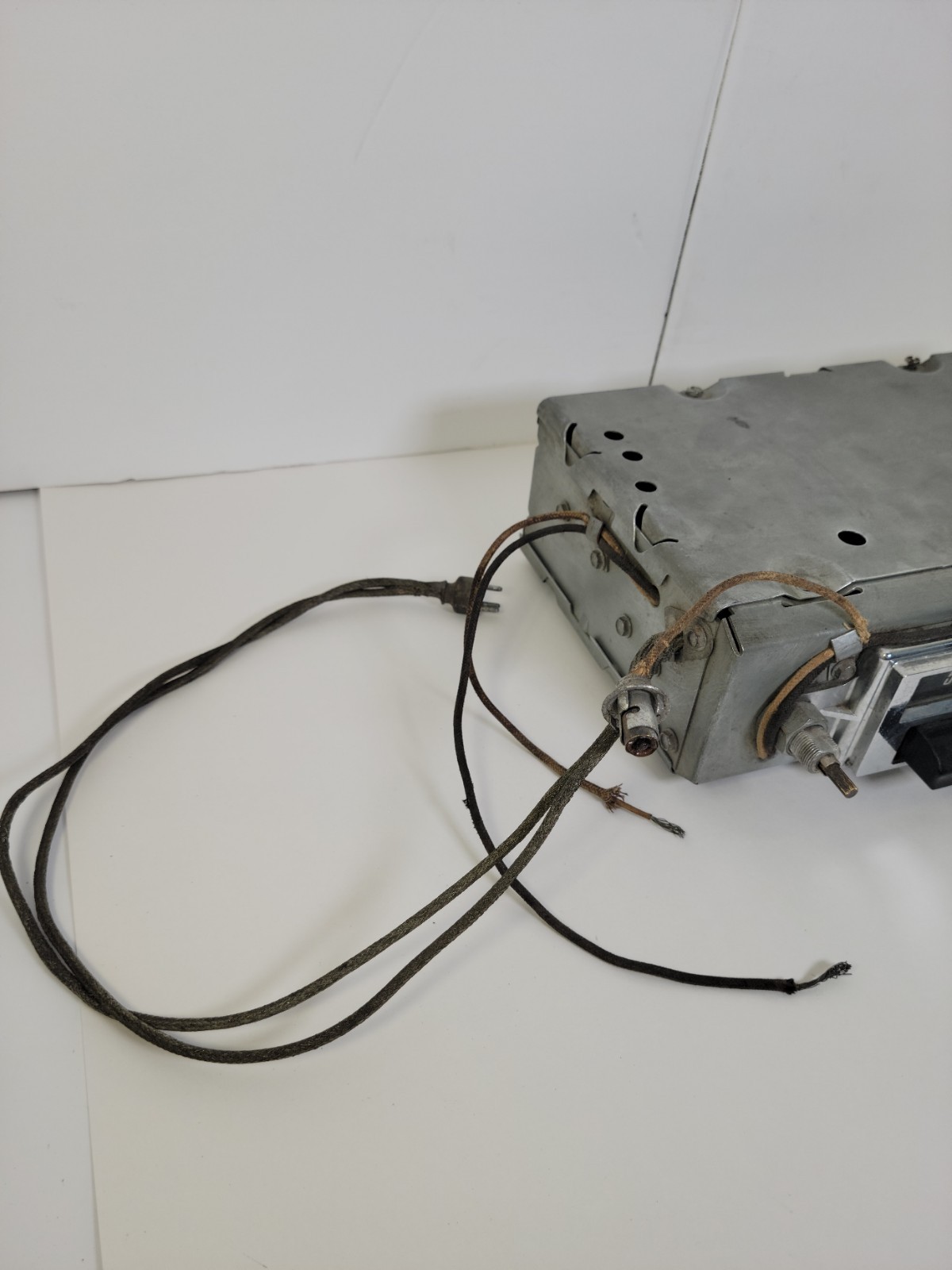 1950s 1960s Classic Car Radio Chevy Bel Air Ford Fairlane Automatic 12 Volts OEM