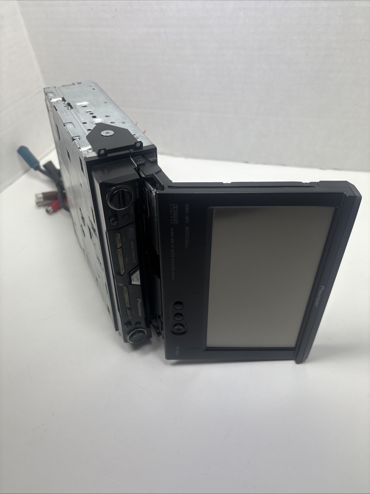 Pioneer AVH-P4900DVD Headunit Touchscreen CD/DVD Player *FOR PARTS OR REPAIR