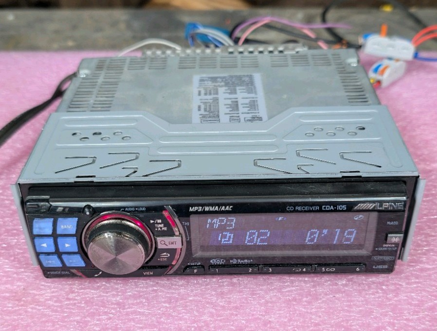 [USED] Alpine CDA-105 In-Dash Car Audio CD/MP3/USB Stereo Receiver (Tested)