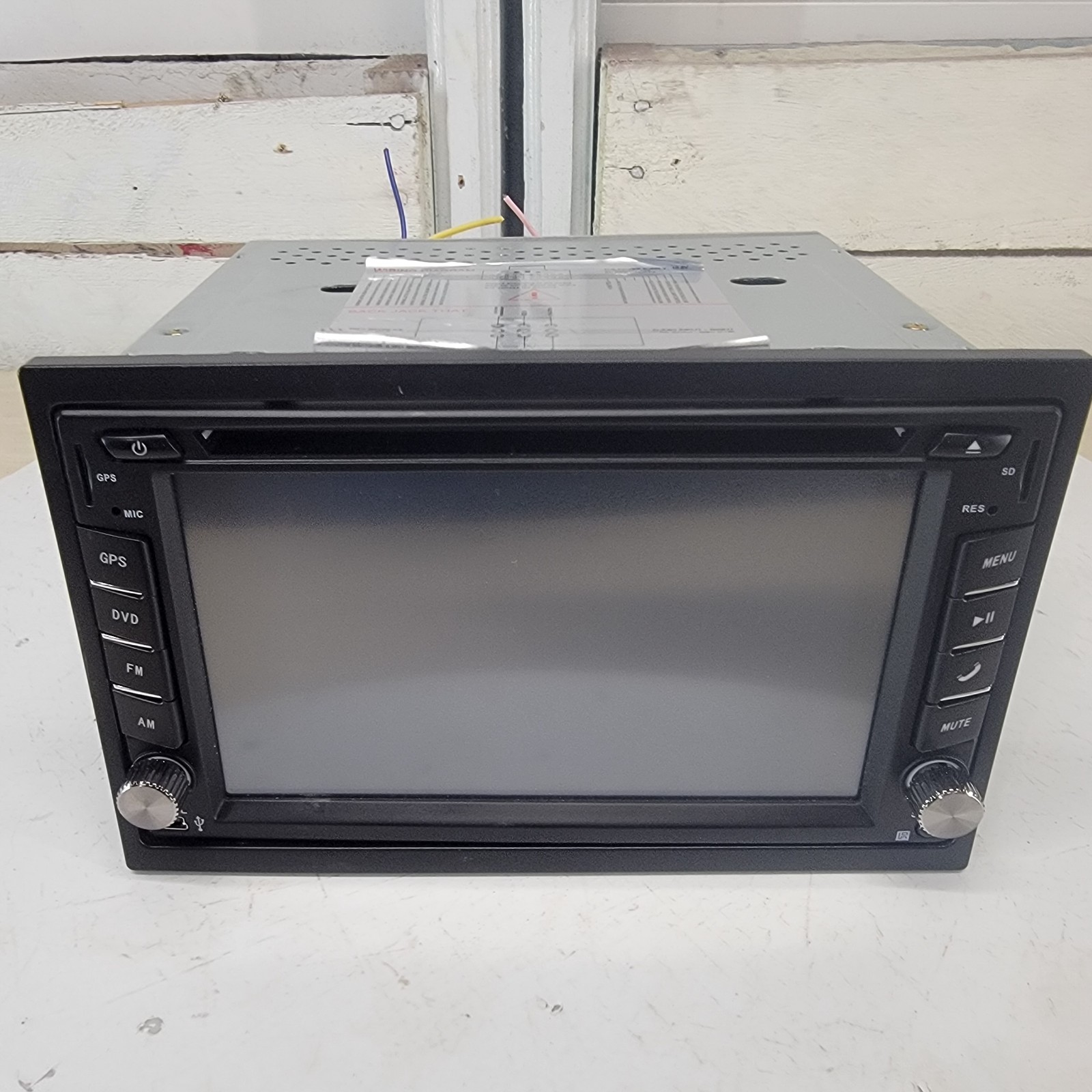 Double DIN 7″ Touchscreen Car Stereo DVD GPS FM Bluetooth w Remote Manual Tested