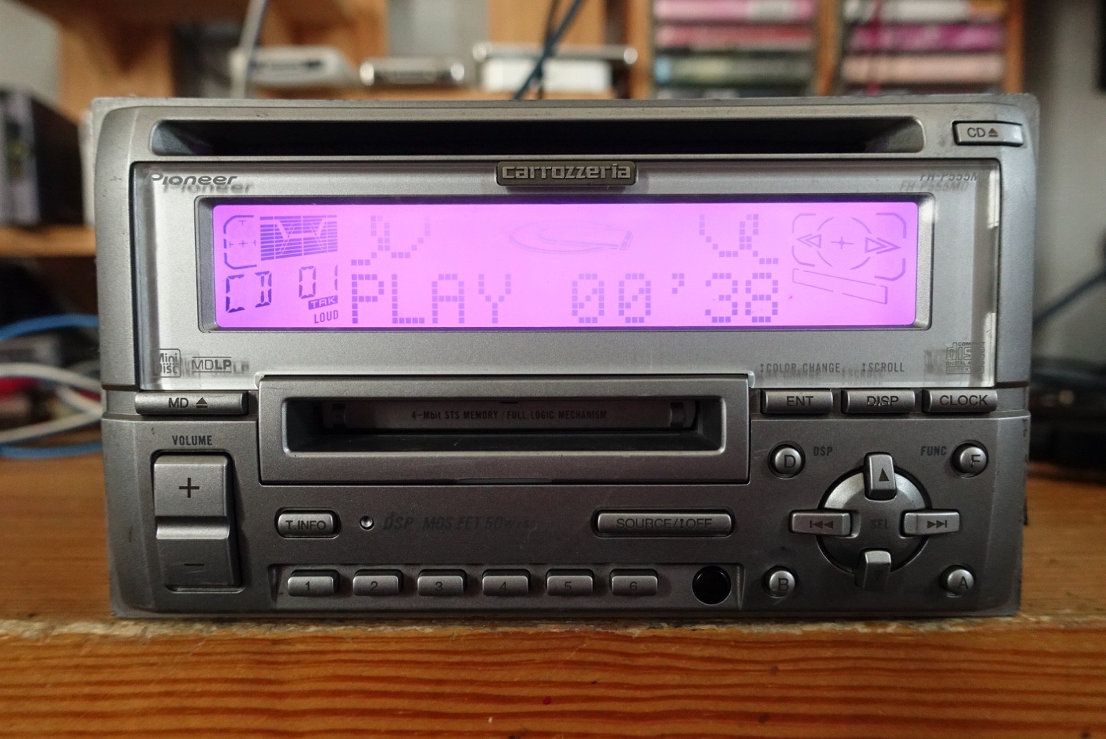 Pioneer Fh-P555MZ. 2 Dins- CD/MD/Aux-Bluetooth Player. BBE/Surround Mode.